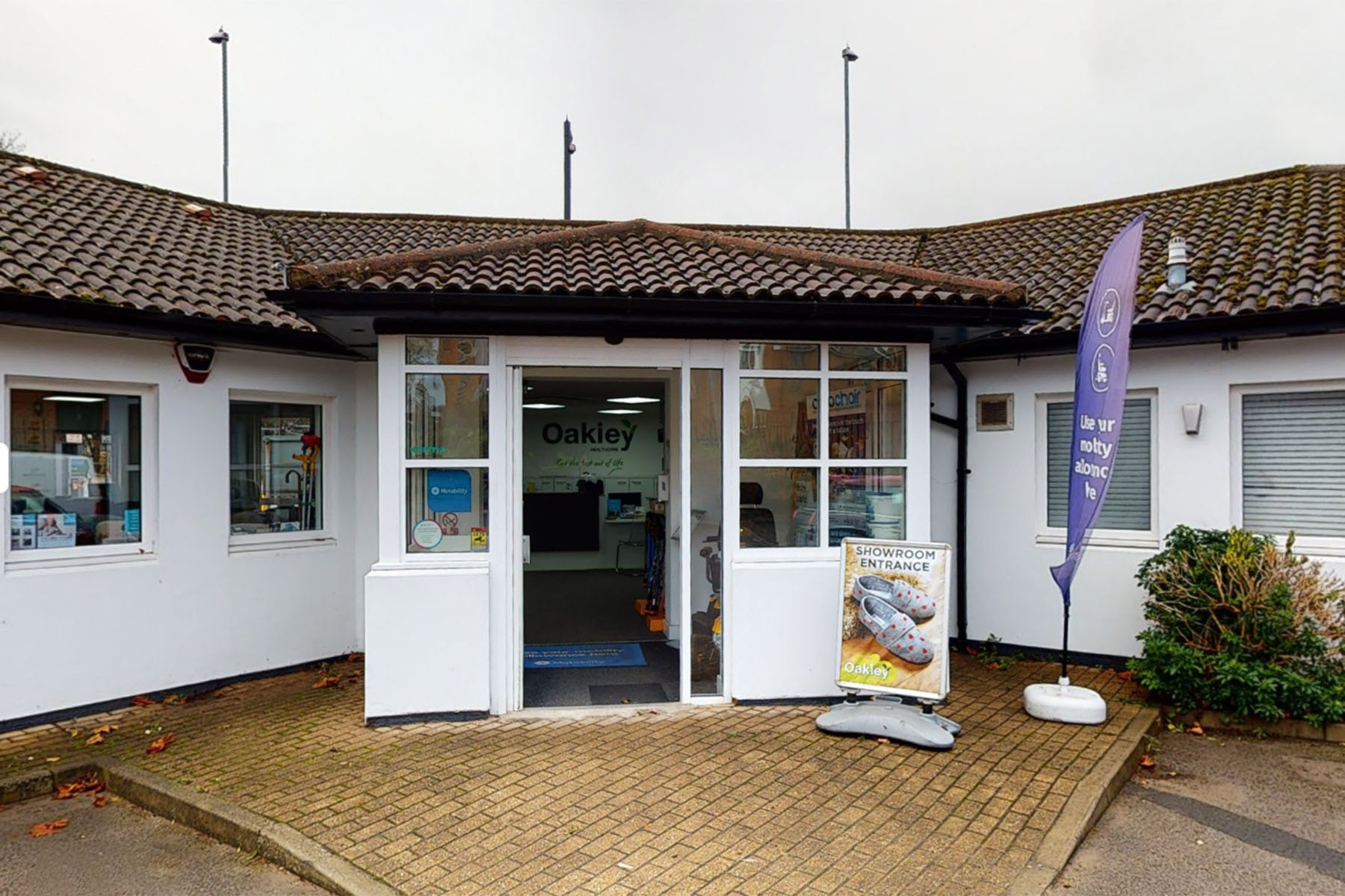 oakleyhealthcare-northampton-01-1800x1200_2.jpg